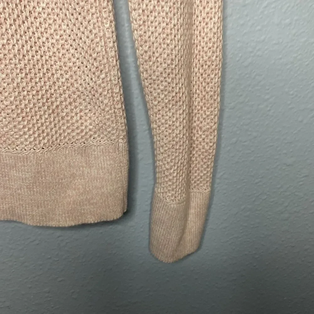 Loft Knit Pale Pink Crew Neck Sweater Size Small